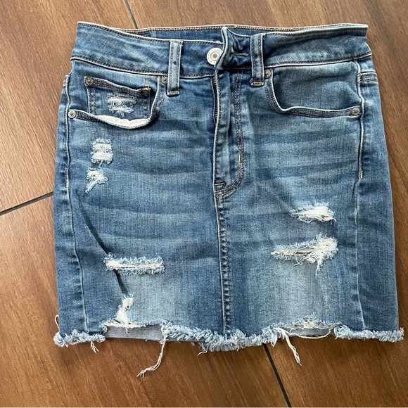 American Eagle denim mini skirt, size 2 - Picture 2 of 9